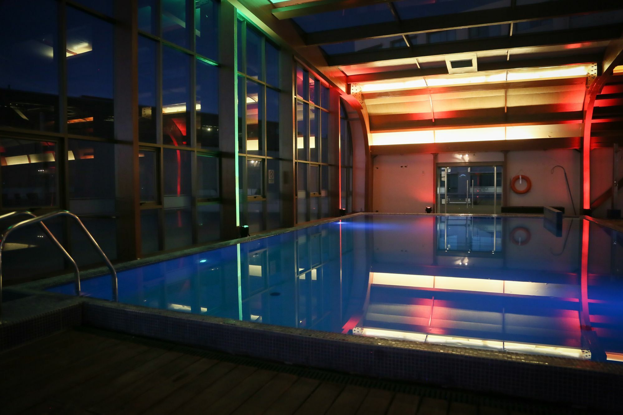 Mds Hotel Калама Экстерьер фото The pool at the 101 Skybar
